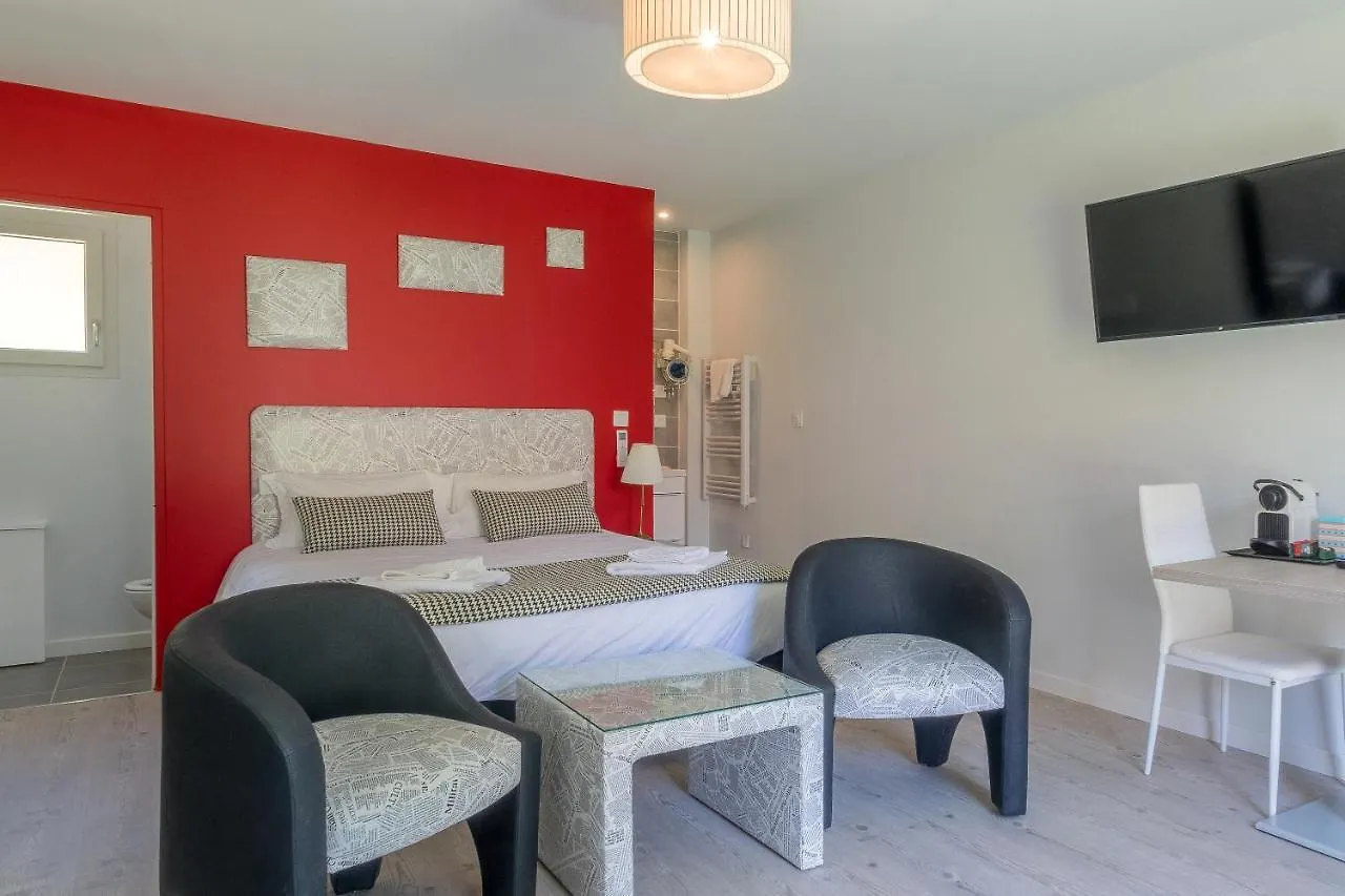 Hotel Domaine Des Pierres Dorees Ternand Holiday home
